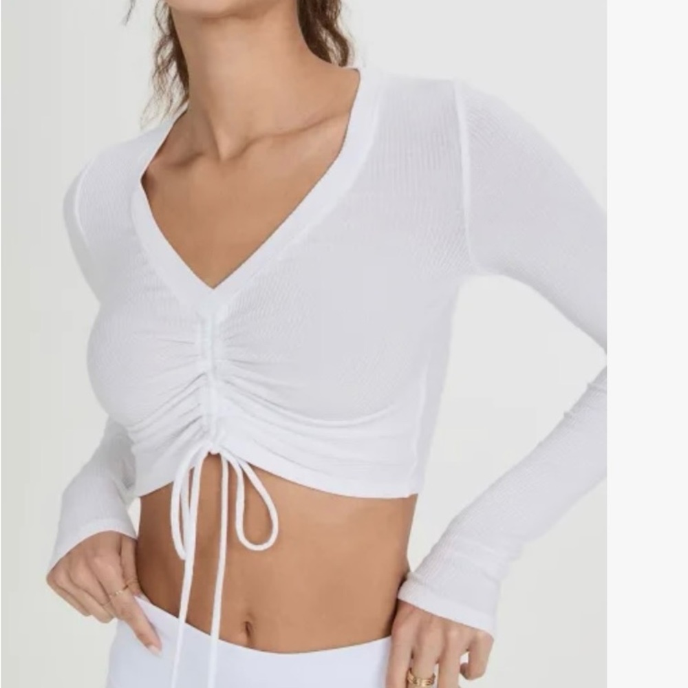 ALO Yoga Classic White V-Neck Crop Top